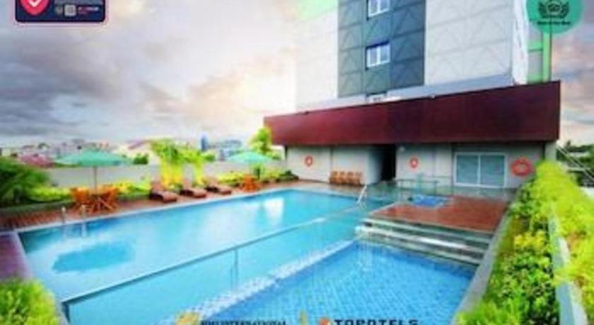 Ayola First Point Hotel Pekanbaru Buitenkant foto